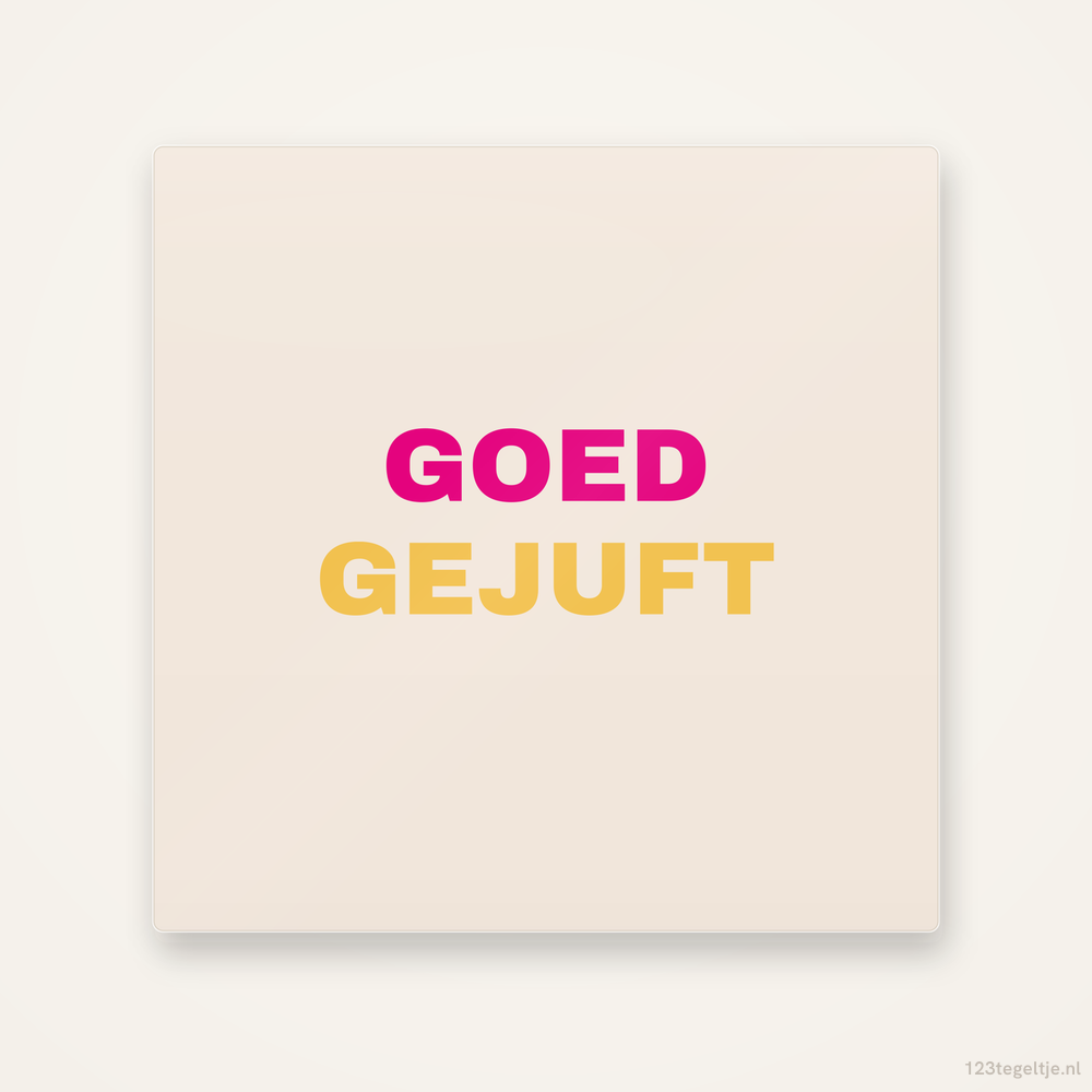 Goed gejuft, keramisch tegeltje 15 bij 15 cm